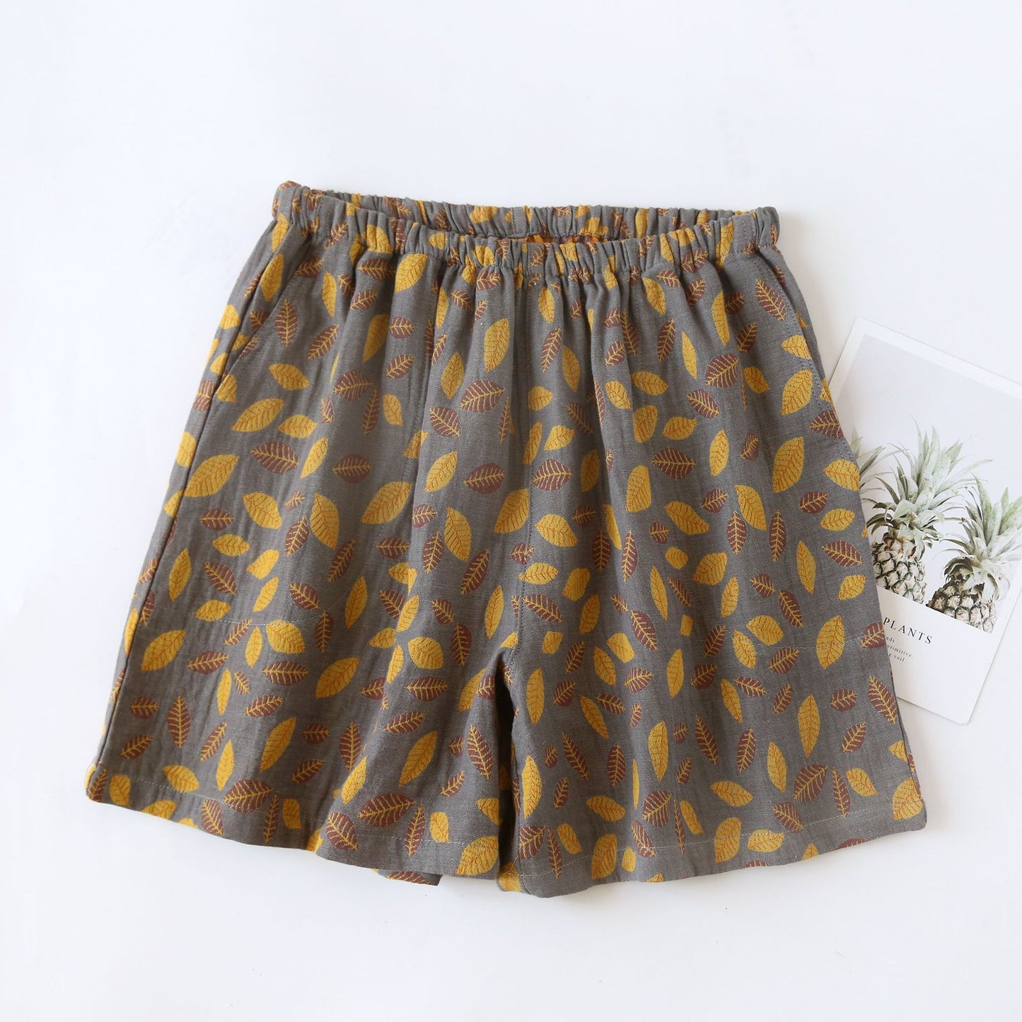 Pantaloncini da pigiama con foglie floreali in garza di cotone