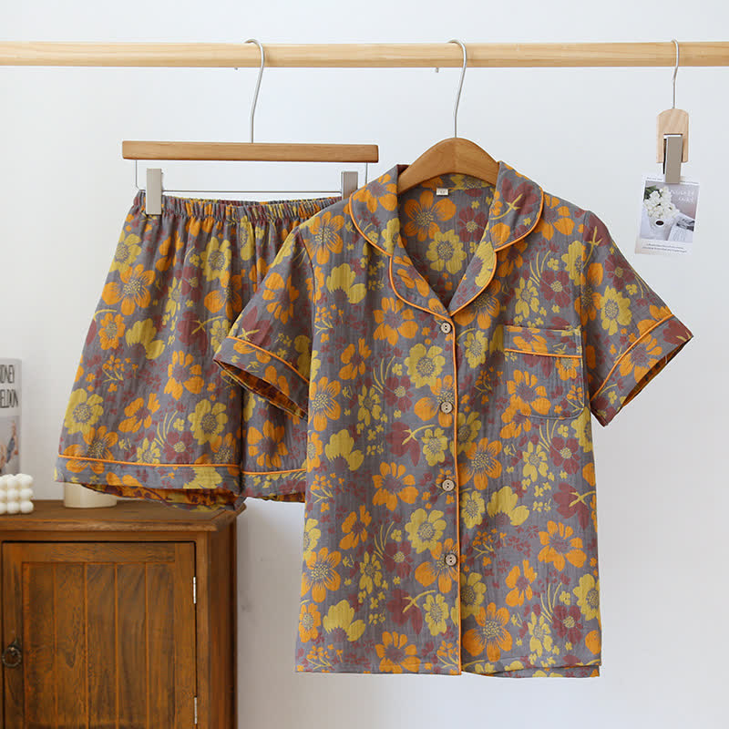 Pigiama a maniche corte con pantaloncini in cotone floreale