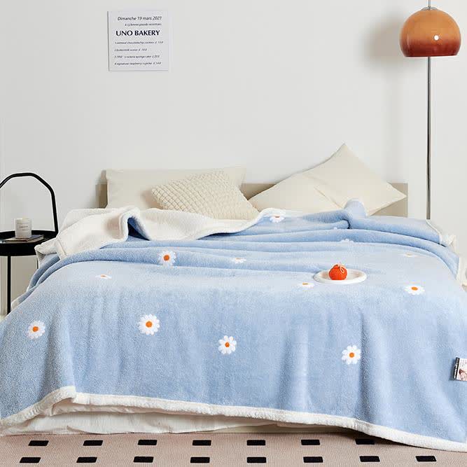 Coperta in pile morbido con motivo floreale Refresh Daisy