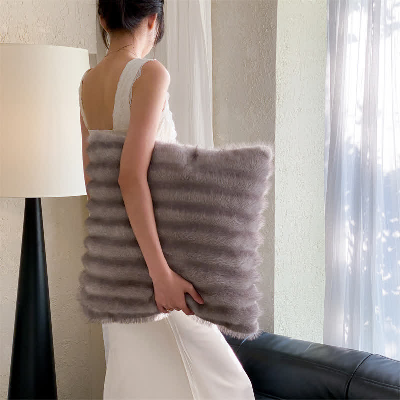 Coperta moderna in pelliccia sintetica a righe