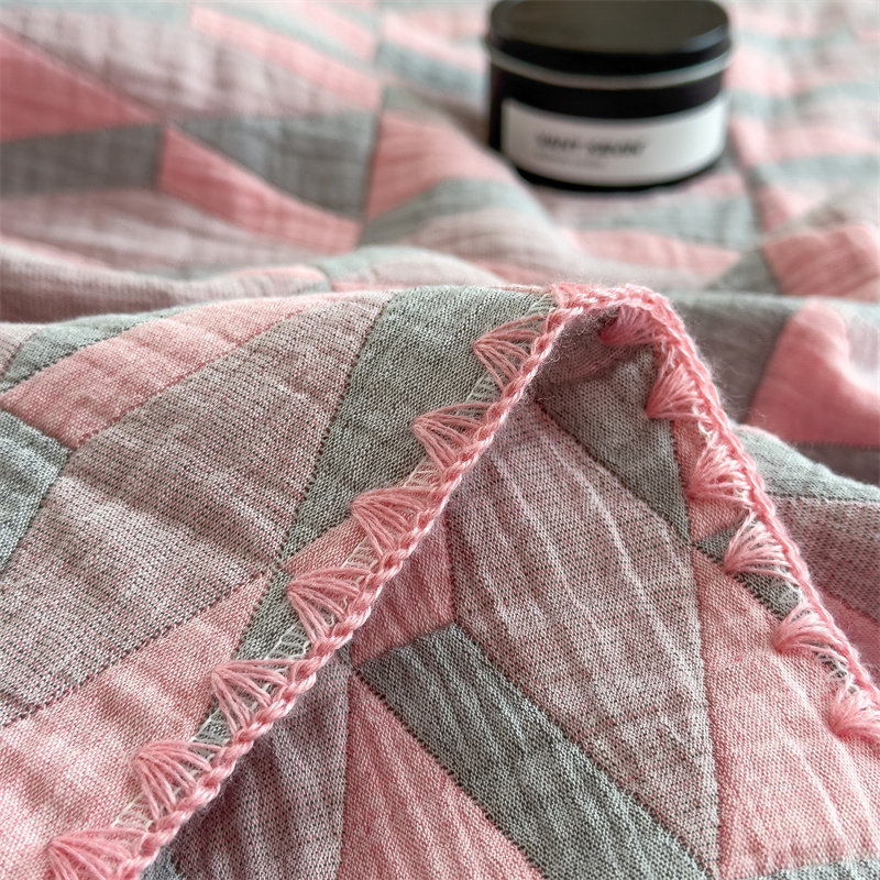 Trapunta semplice e geometrica in garza di cotone comoda