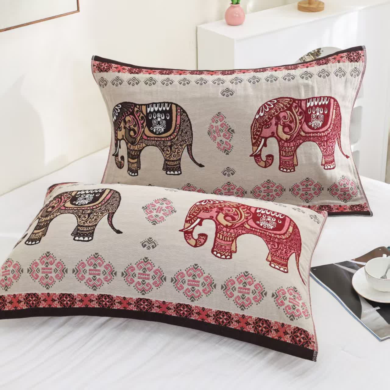 Trapunta in garza di cotone jacquard con elefante esotico