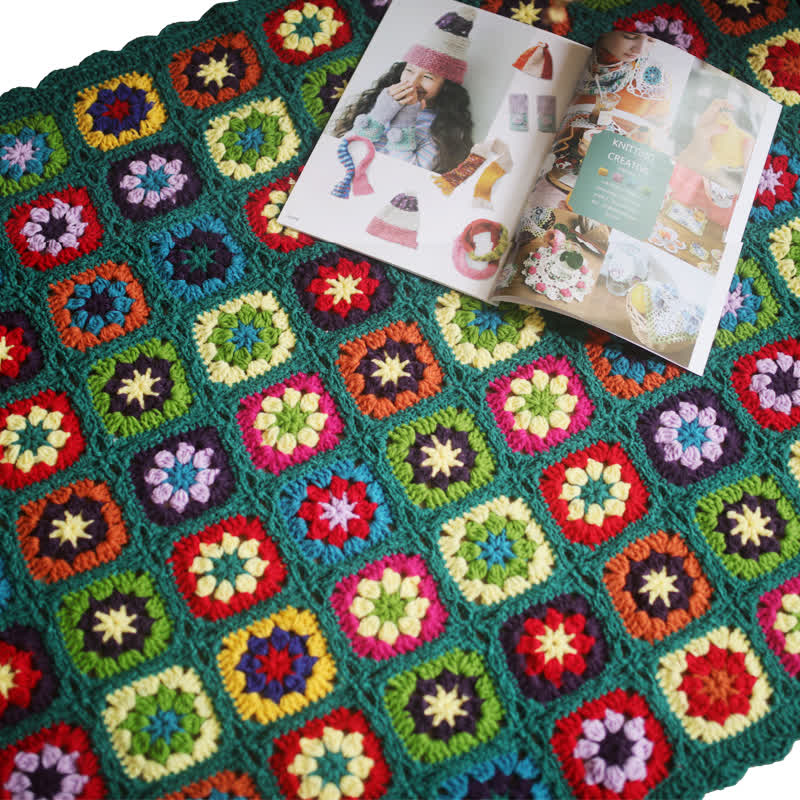 Coperta con bordo all'uncinetto intrecciato a mano con motivi floreali retrò - image 3