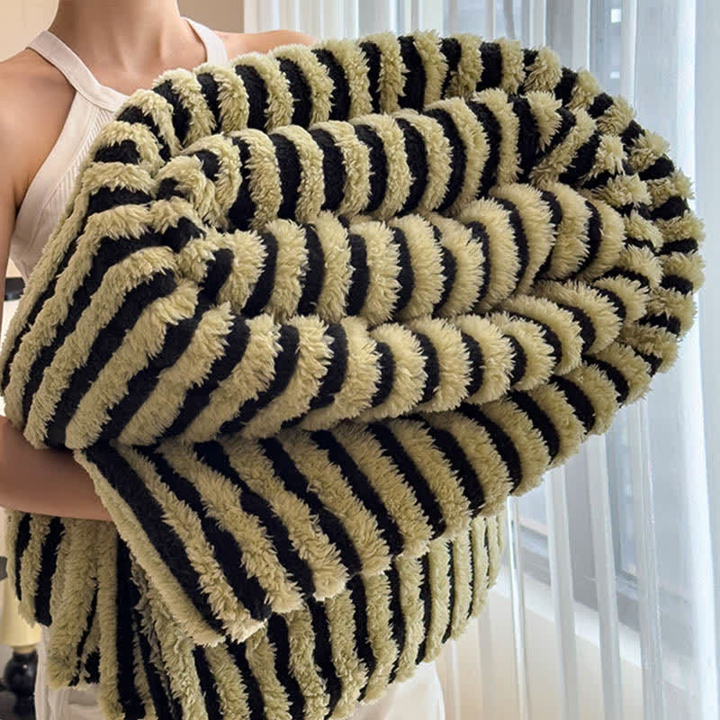 Coperta jacquard a righe in stile senza tempo - Nero e verde - Matrimoniale - image 17