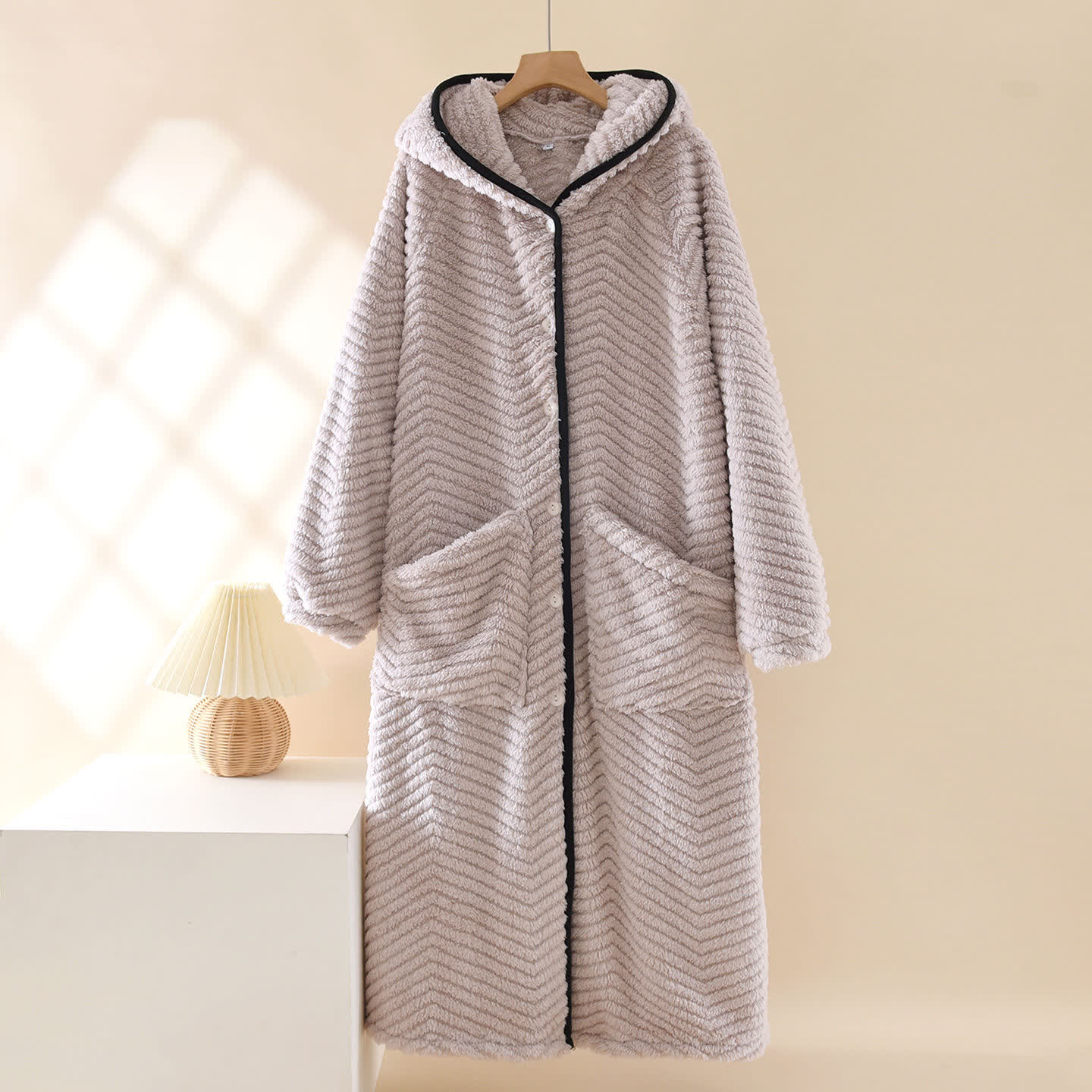 Vestaglia in peluche con cappuccio e bottoni in tinta unita Ownkoti - Viola - XL - image 11