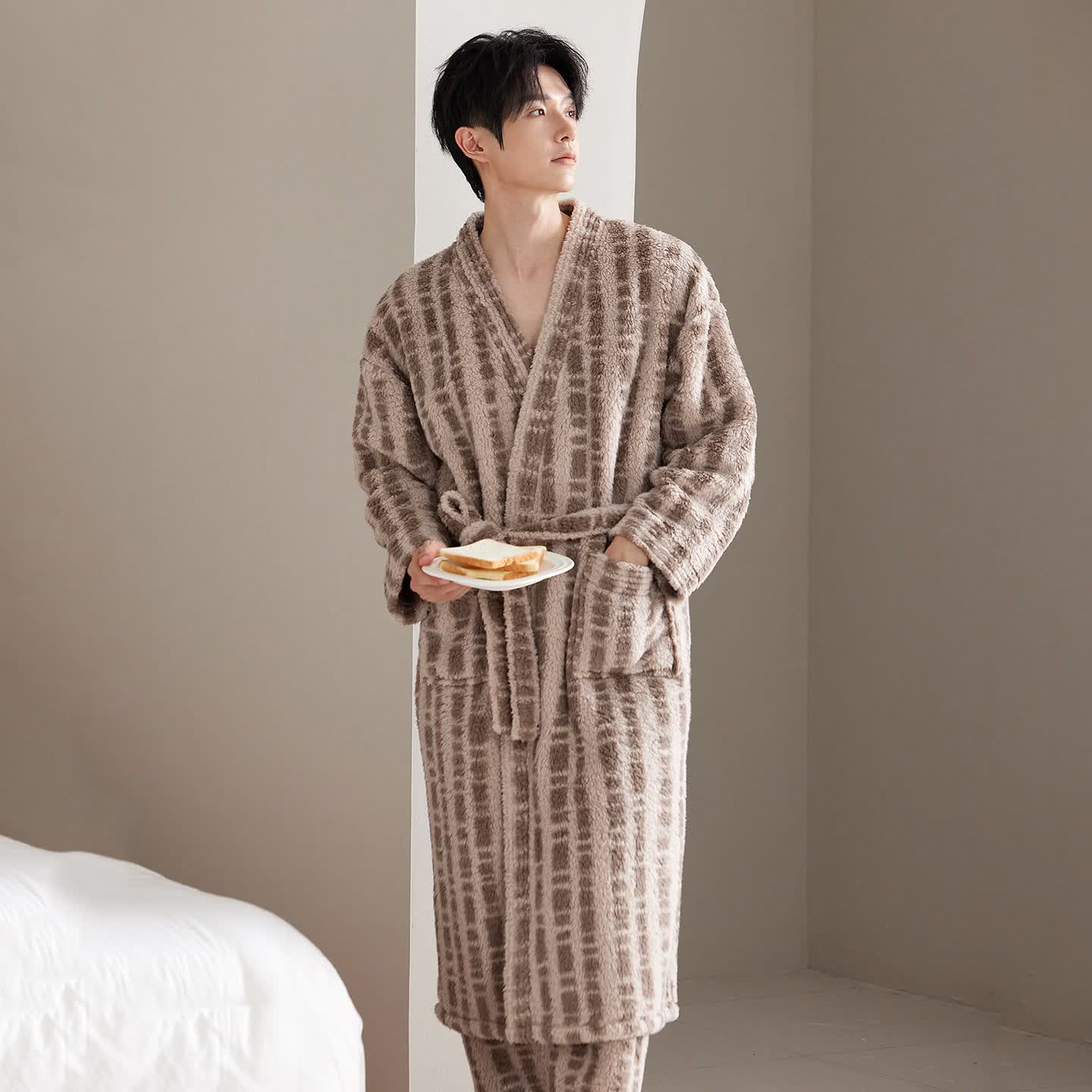 Accappatoio unisex di lusso con motivo a linee morbide - image 7
