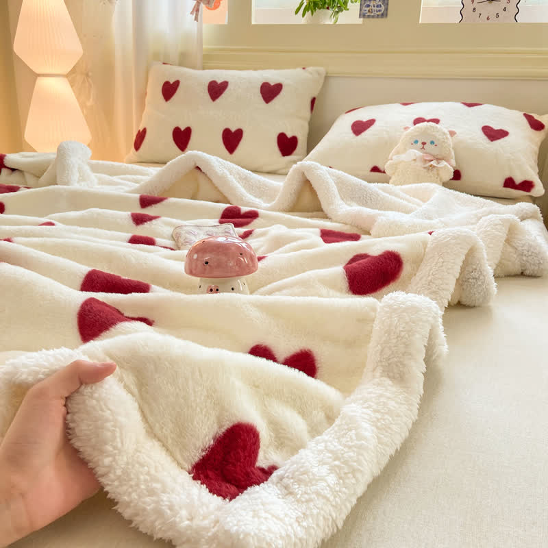 Coperta in pile di peluche con motivo a cuore - image 7