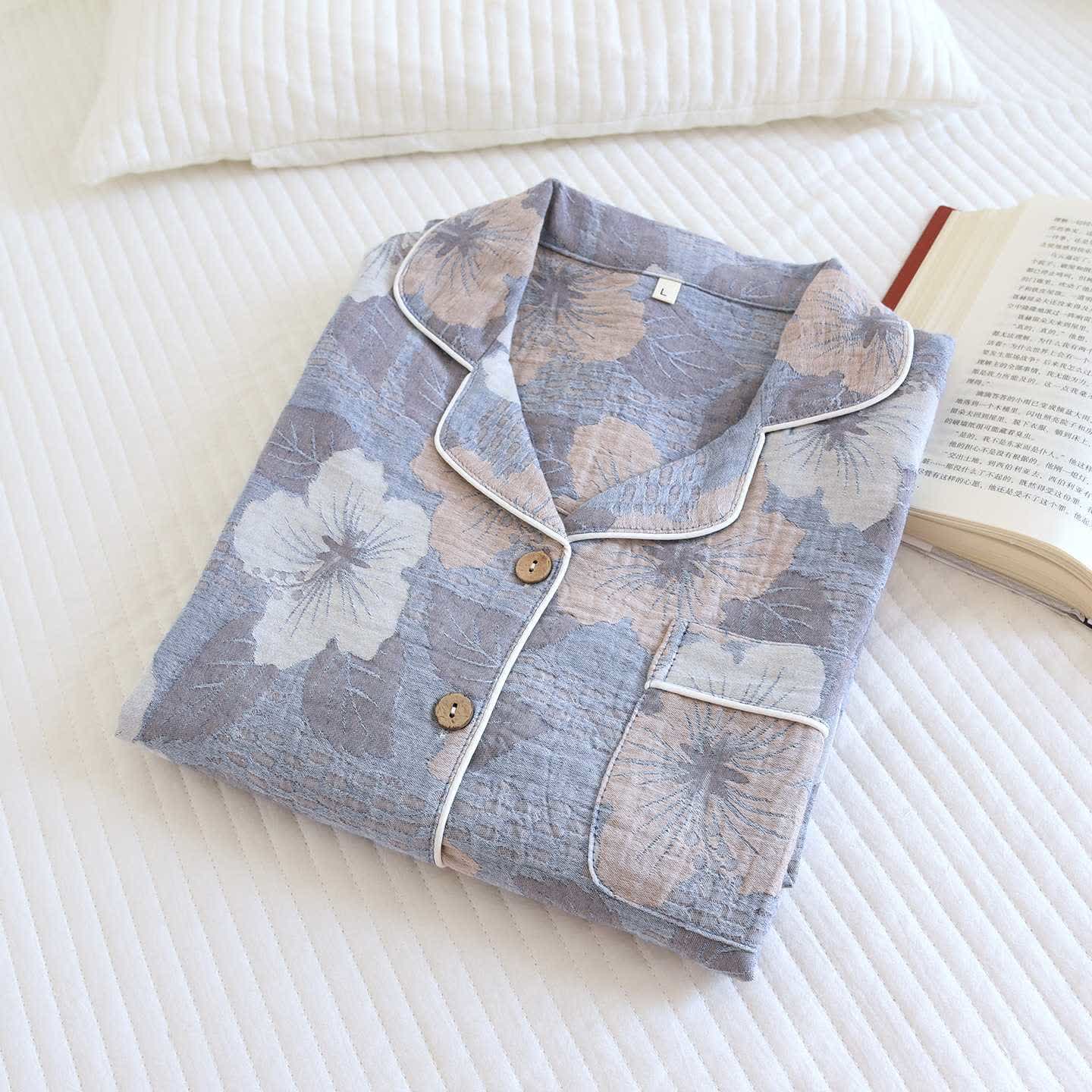 Completo da notte in cotone jacquard con fiori di ciliegio - image 13