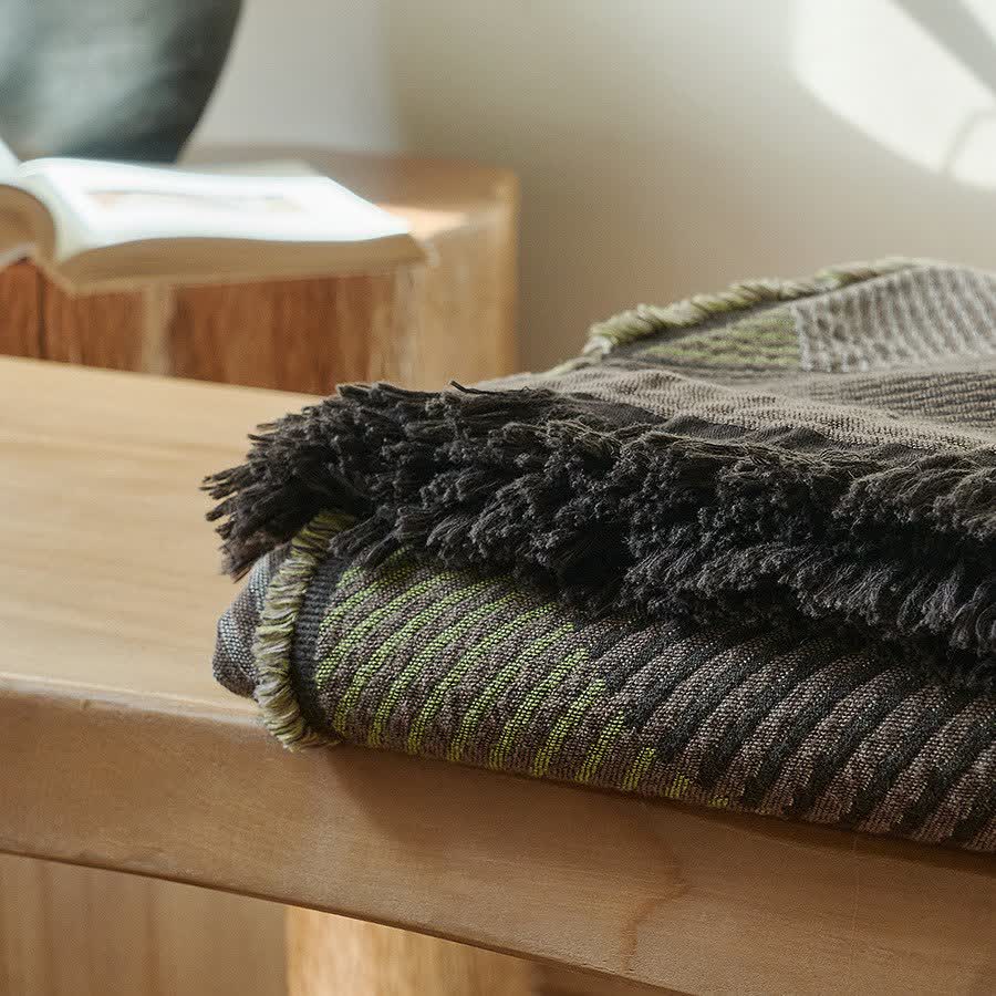 Coperta in cotone a righe sottili con nappe - image 7