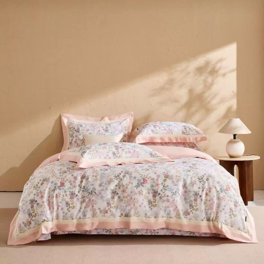 Set di biancheria da letto in cotone con motivo floreale rosa tenue (4 pezzi) - image 1