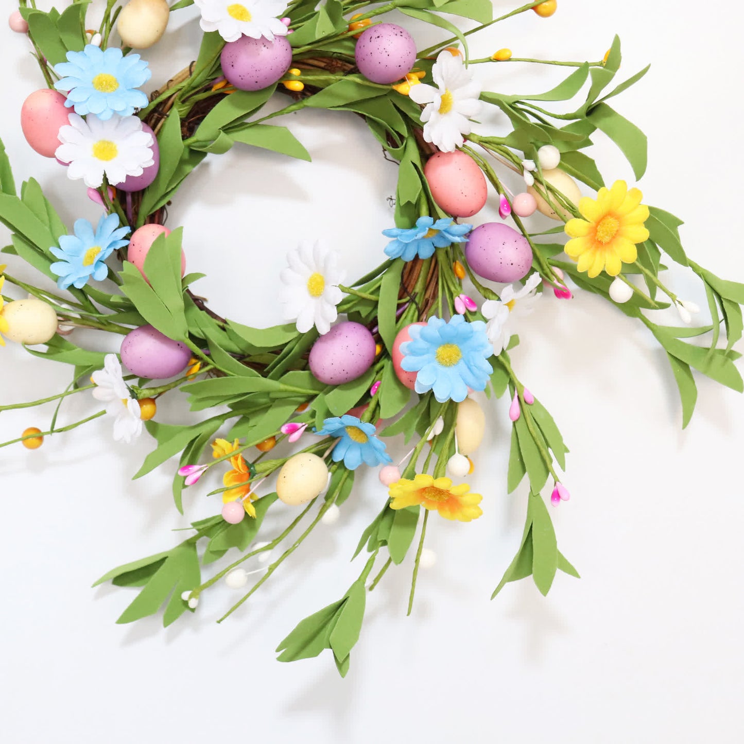 Corona di candele a forma di uovo di Pasqua con fiori di campo - image 6