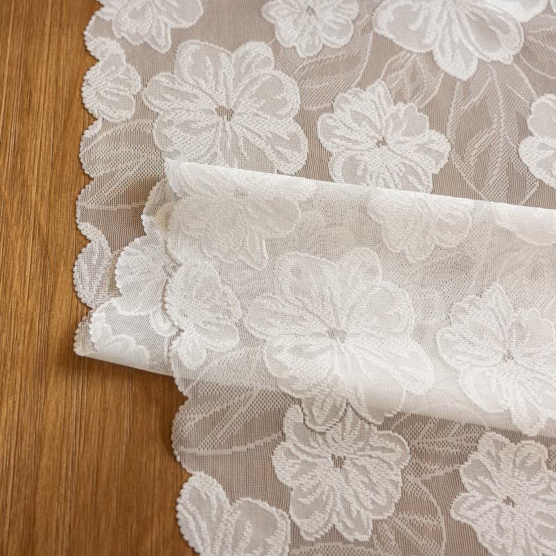 Runner da tavola in pizzo jacquard con motivo camelia - image 7