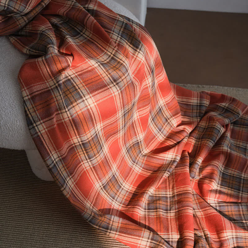 Tenda a pieghe con nappe in stile rustico color ruggine a quadri. - image 9