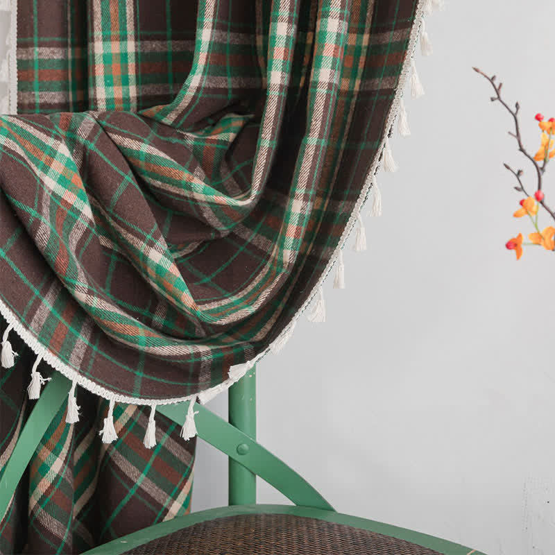Tenda a nappe in stile vintage con motivo a quadri verdi. - image 9