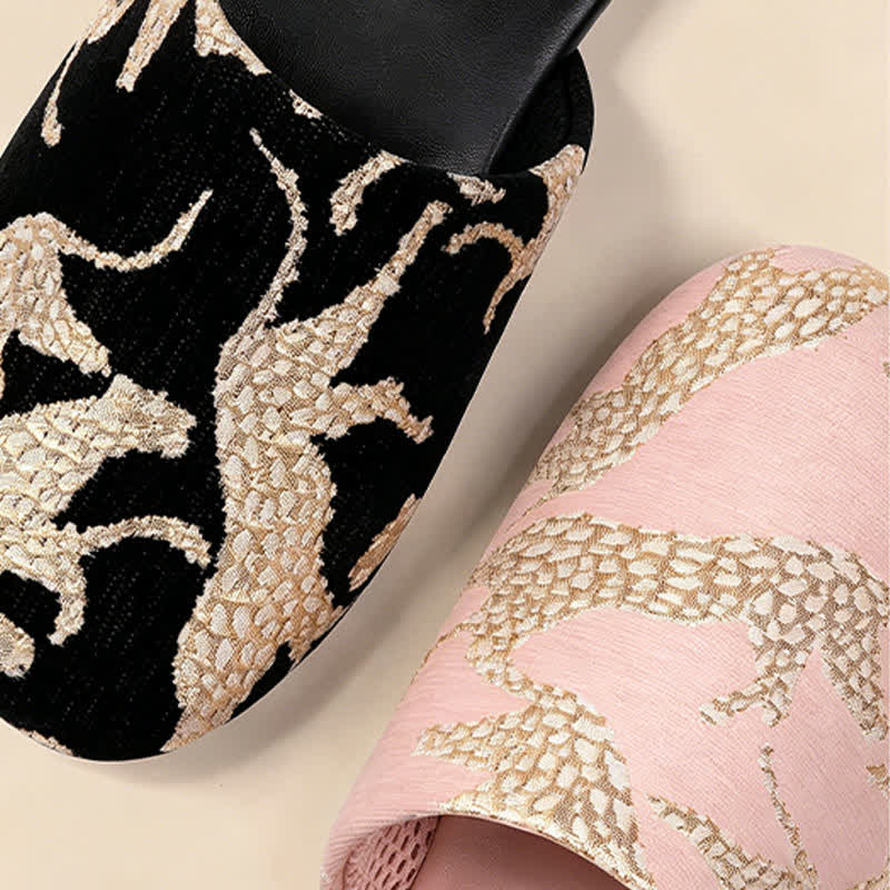Pantofole da interno chiuse con motivo animalier jacquard - image 8