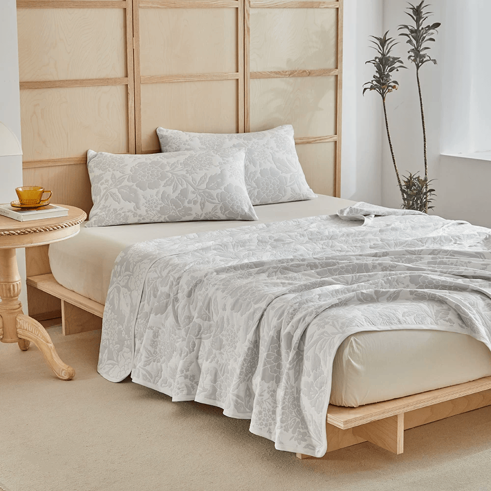Set di biancheria da letto in cotone con motivo jacquard a peonie semplici - image 1