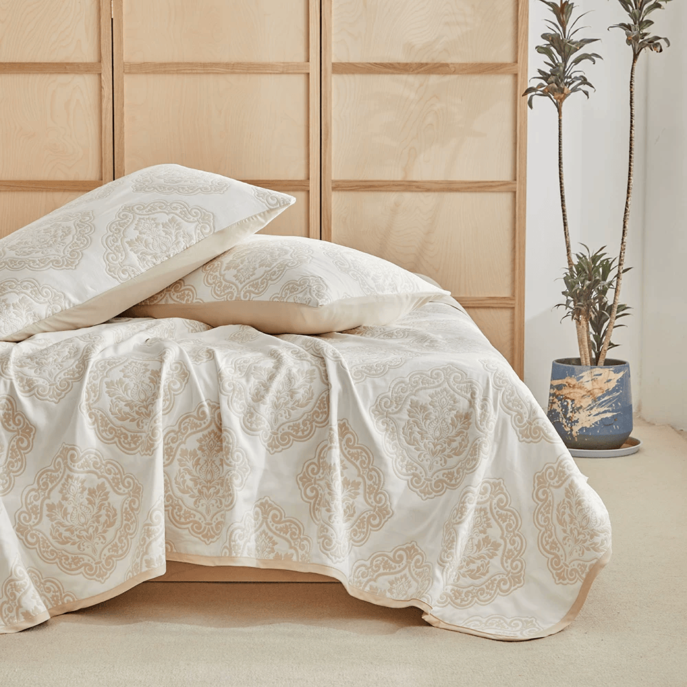 Set di biancheria da letto vintage europeo con motivo jacquard a volute. - image 1