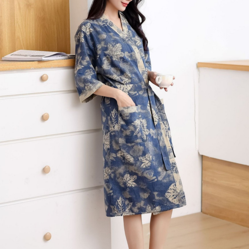 Kimono accappatoio in garza di cotone con motivo a foglia d'acero - image 1