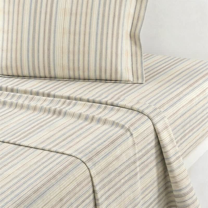 Set di biancheria da letto minimalista a righe sottili, neutro, ideale per il college. - image 11