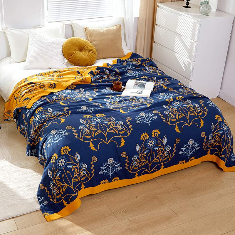 Trapunta reversibile in garza di cotone con fiori di garofano