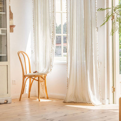 Tenda a righe semi-oscuranti con nappe traforate