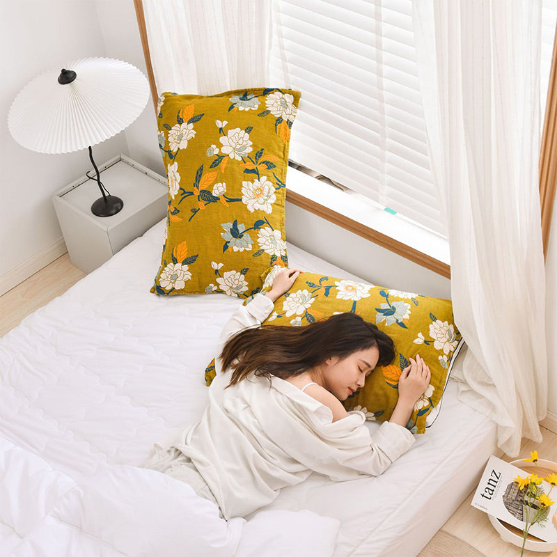Cuscino in cotone con motivo floreale bianco Ownkoti (2 pezzi)