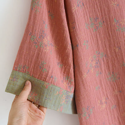 Camicia da notte in morbido cotone con scollo a V e motivo floreale naturale