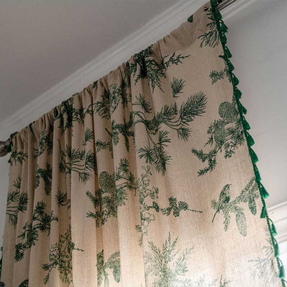 Tenda con nappa a forma di uccello di pino verde