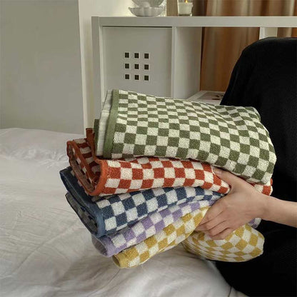 Set di asciugamani da bagno a quadri a scacchi colorblock di Ownkoti