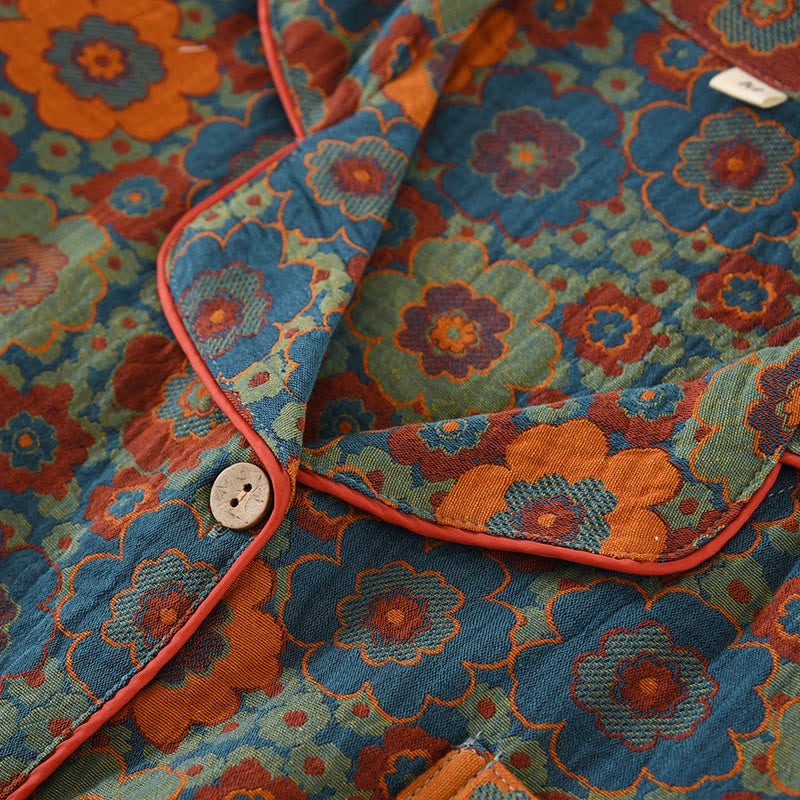Completo da casa in cotone con bottoni floreali colorati