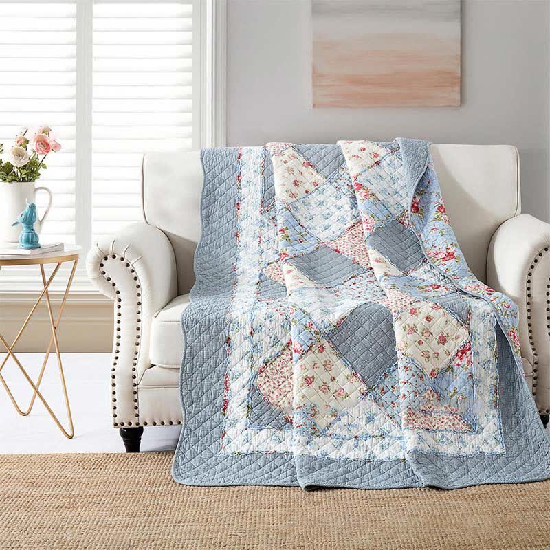 Trapunta in puro cotone morbido con patchwork pastorale