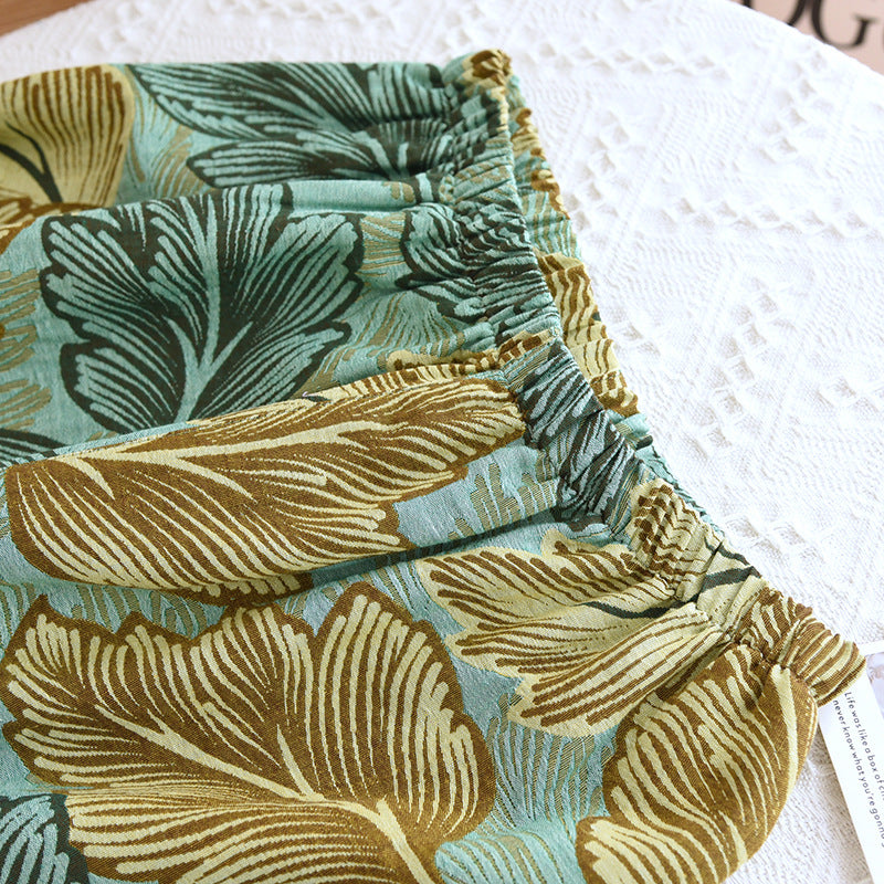 Completo da casa in cotone con foglie tinte in filo