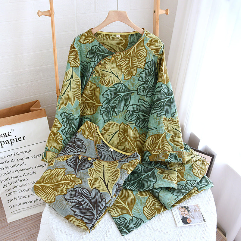 Completo da casa in cotone con foglie tinte in filo