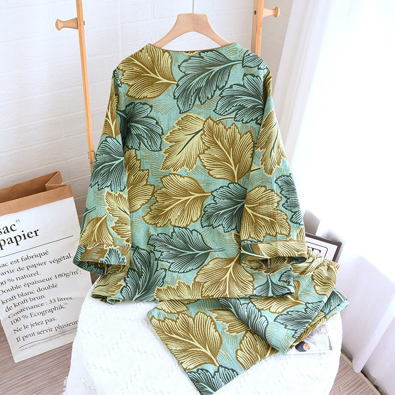 Completo da casa in cotone con foglie tinte in filo