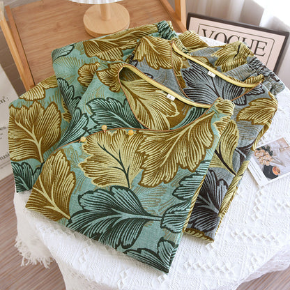 Completo da casa in cotone con foglie tinte in filo