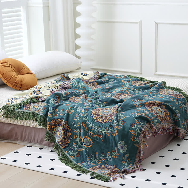 Trapunta reversibile in garza di cotone con motivo floreale e nappe - image 2