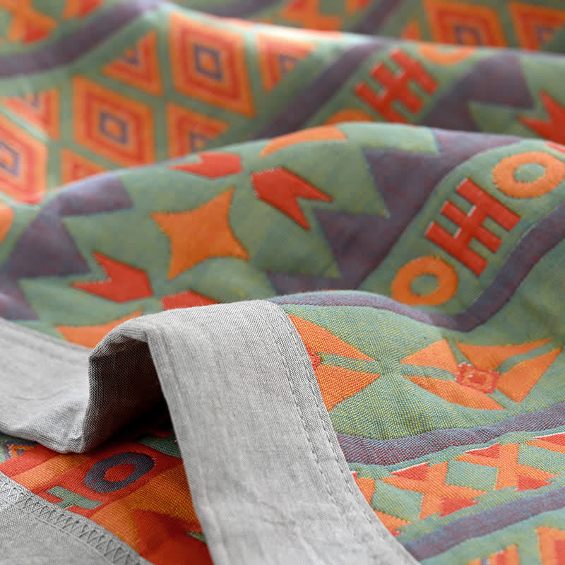 Trapunta estiva con motivo geometrico retrò jacquard