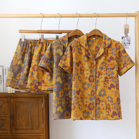 Pigiama a maniche corte con pantaloncini in cotone floreale