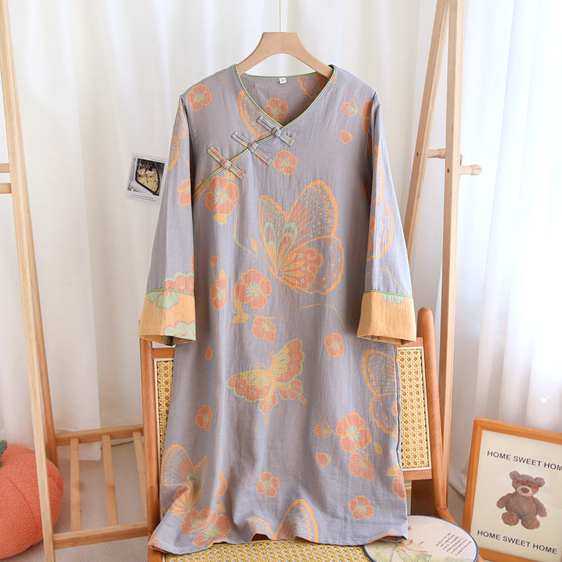 Elegante camicia da notte in puro cotone con motivo a farfalle e fiori. - image 1