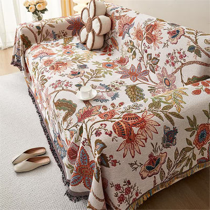 Copridivano morbido con nappe floreali rustiche