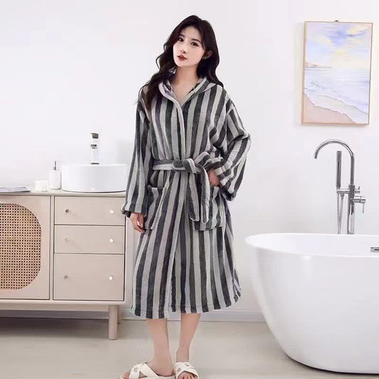 Accappatoio con cappuccio in pile moderno Comfy Line