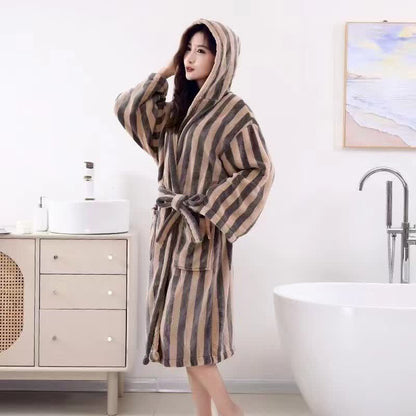 Accappatoio con cappuccio in pile moderno Comfy Line