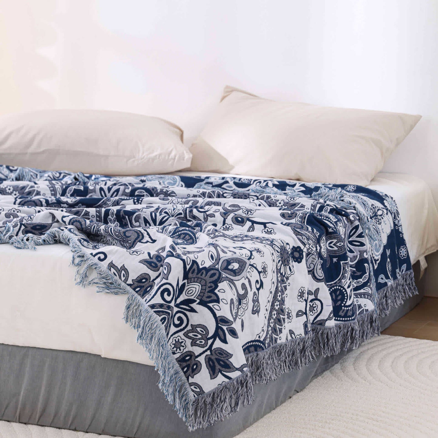 Trapunta leggera con nappa in cotone Paisley retrò
