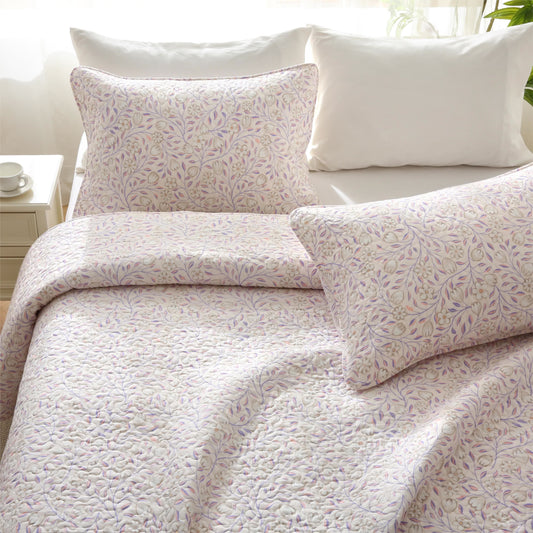 Biancheria da letto estiva trapuntata con motivi floreali in cotone