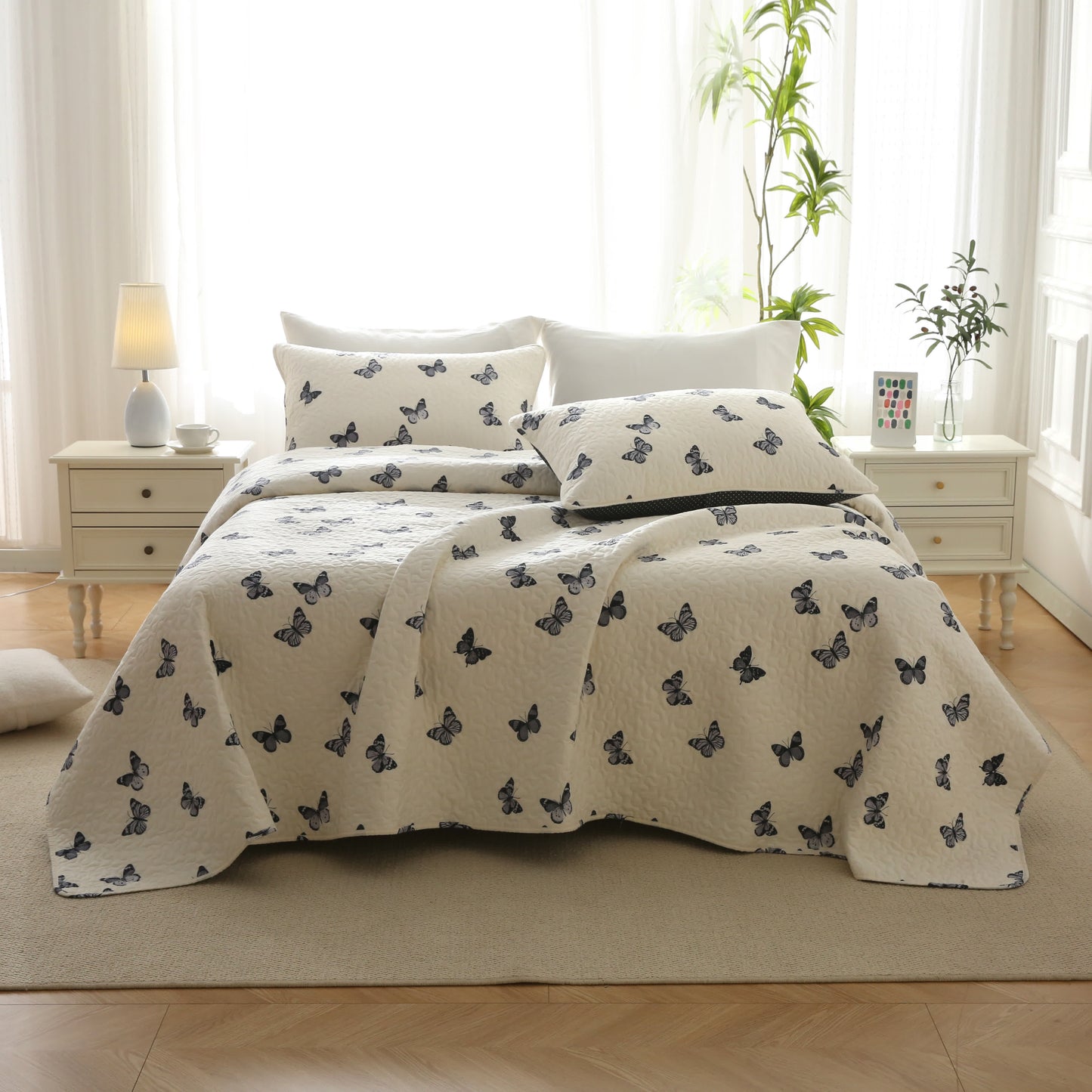 Elegante biancheria da letto trapuntata in puro cotone con motivo a farfalla