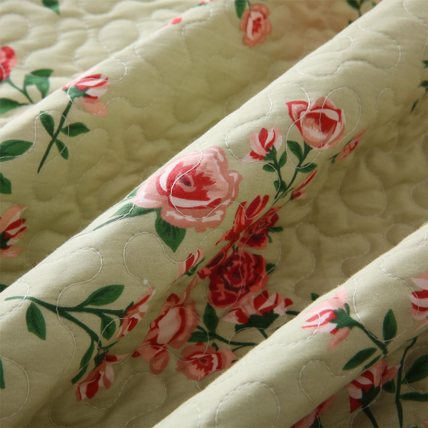 Elegante biancheria da letto trapuntata in cotone con motivo a rose