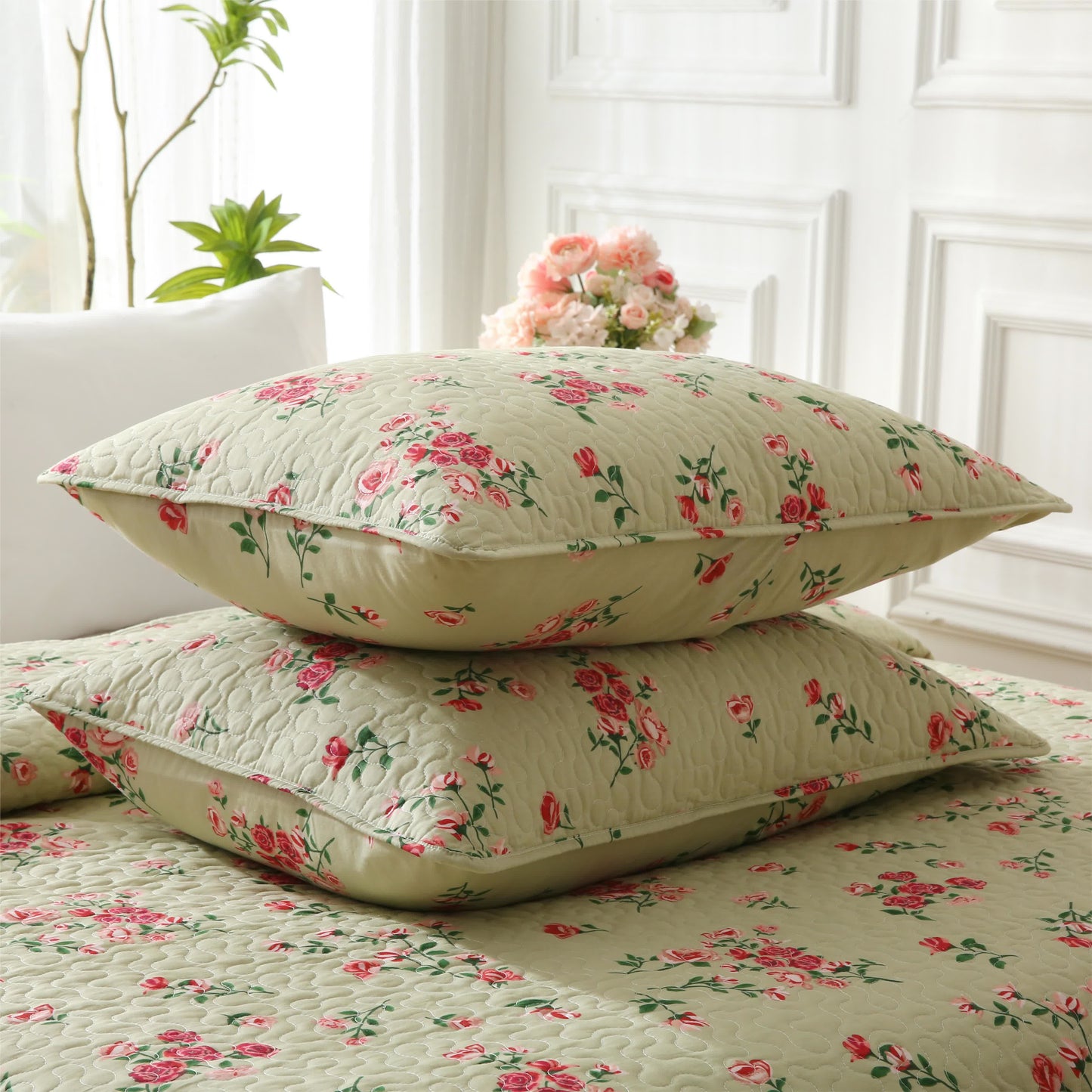Elegante biancheria da letto trapuntata in cotone con motivo a rose