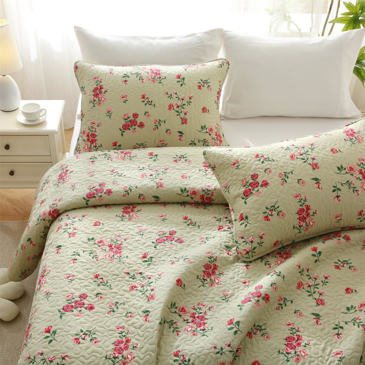Elegante biancheria da letto trapuntata in cotone con motivo a rose