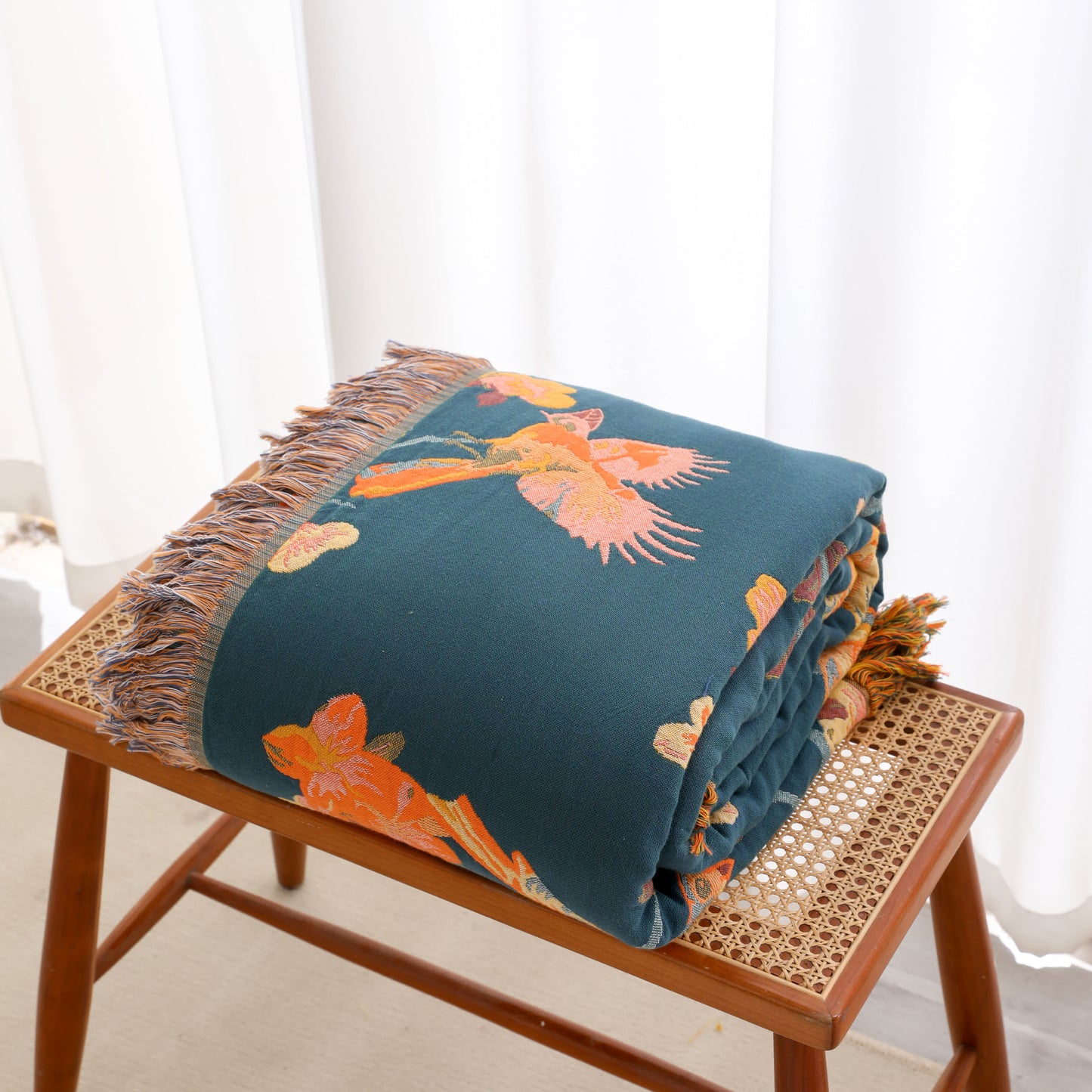 Trapunta reversibile con nappe in cotone floreale Magpie