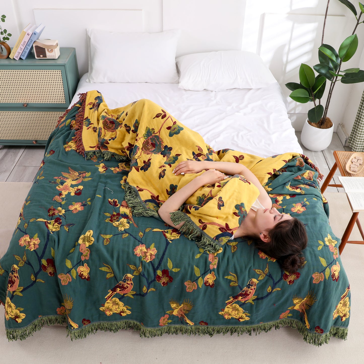 Trapunta reversibile con nappe in cotone floreale Magpie